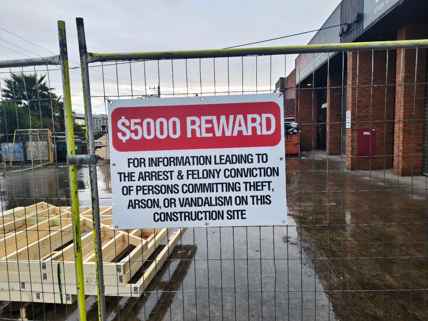 Safety Sign 800x600mm - $5000 Reward