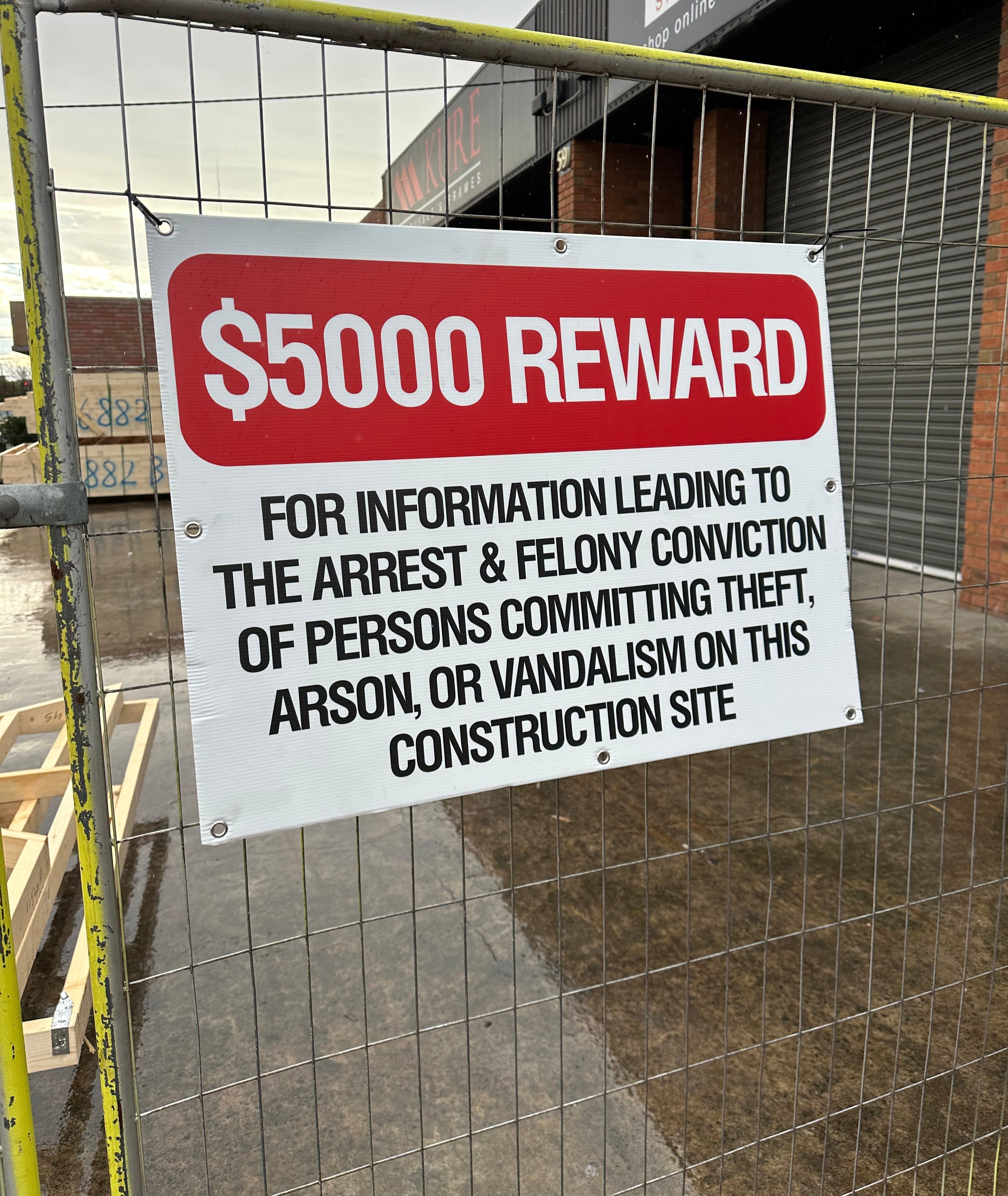 Safety Sign 800x600mm - $5000 Reward