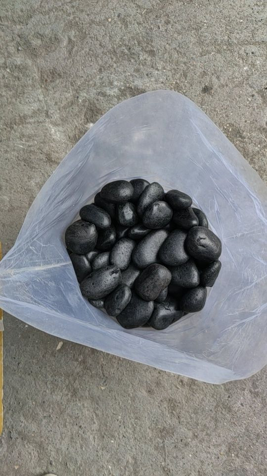 Polished Pebbles Black Dia 30-50mm 20kg
