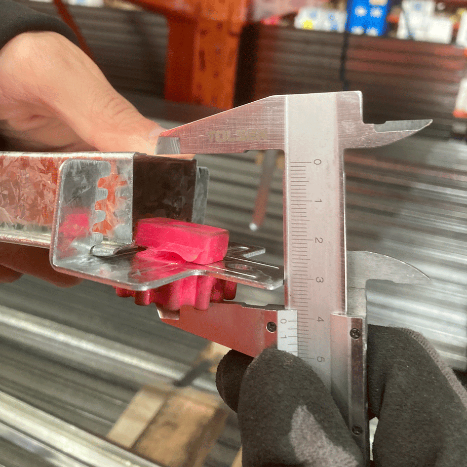 Resilient Mount Clip Adjustable Direct Fix Resilient Black/Red