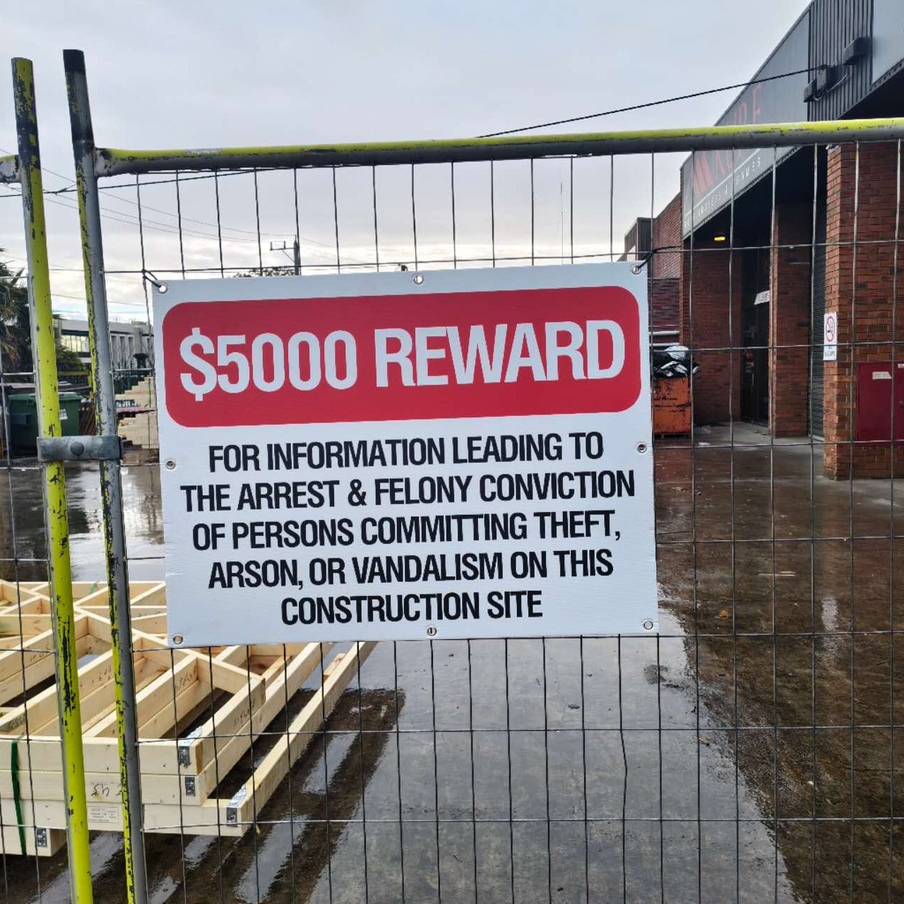 Safety Sign 800x600mm - $5000 Reward