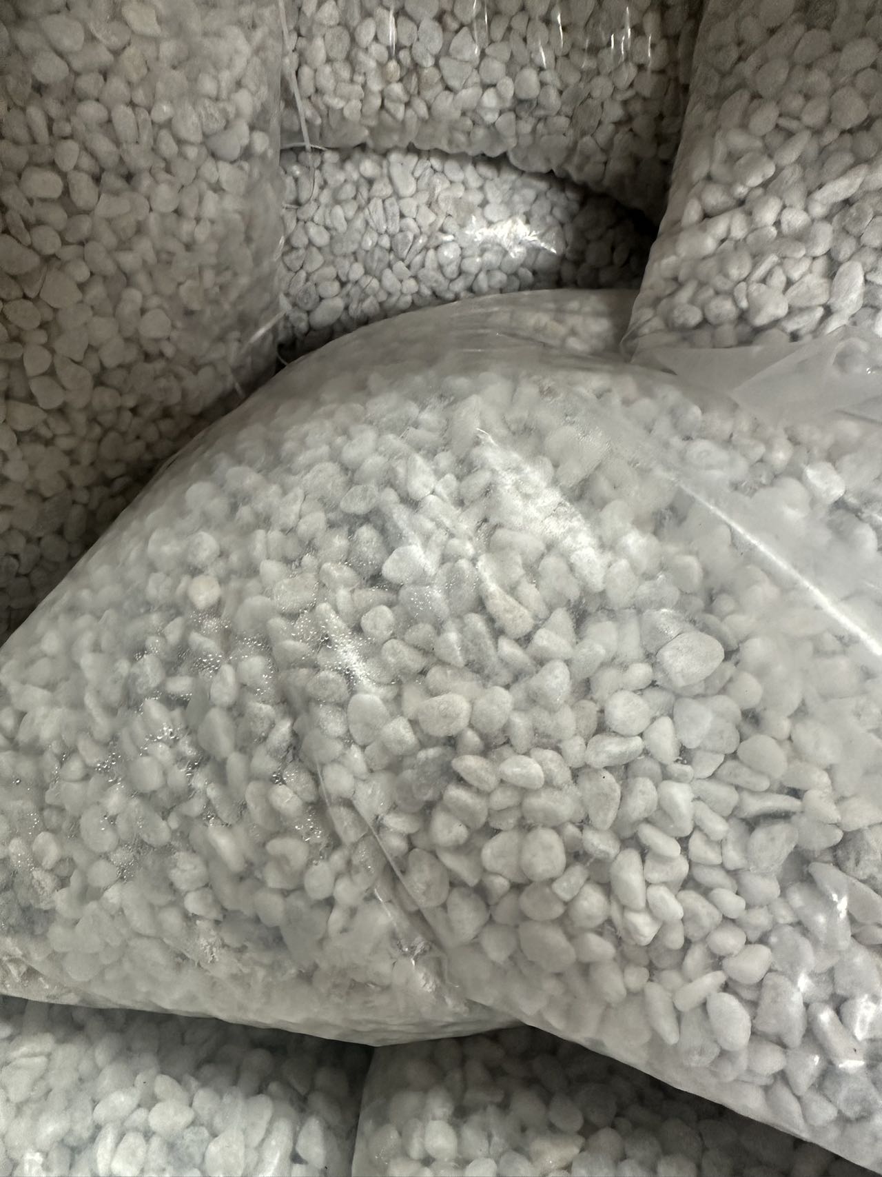 Washed Pebbles Snow White 20kg, Dia 6-9mm or 30-50mm